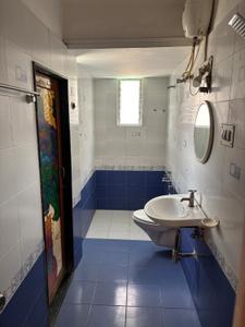 Bathroom Image of 1500 Sq.ft 1.5 BHK Apartment / Flat for rent in Race Course Vadodara for Rs. 30000
