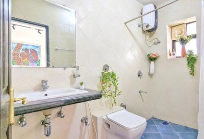 Bathroom Image of 1200 Sq.ft 2 BHK Apartment / Flat for rent in Marna Siolim Goa for Rs. 70000