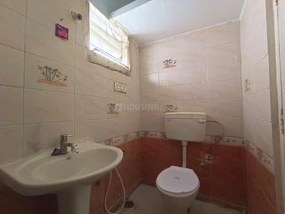 Bathroom Image of 1000 Sq.ft 2 BHK Builder Floor for rent in Indira Nagar Bengaluru for Rs. 28000