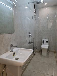 Common Bathroom Image of 810 Sq.ft 3 BHK Apartment / Flat for sale in Dwarka Mor New Delhi for Rs. 5500000