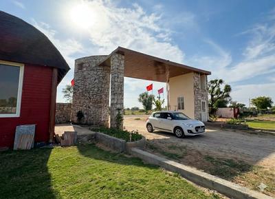 Rich world hills Plot View 1