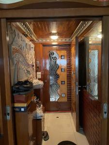 Image of 1000 Sq.ft 2 BHK Apartment / Flat for rent in Arihant Tower , Parel, Mumbai for Rs. 100000