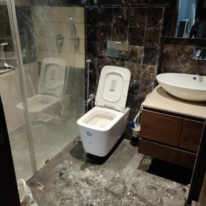 Bathroom Image of 2480 Sq.ft 3 BHK Apartment / Flat for sale in Ratnanjali Hastinapur The Royal Legacy, Jodhpur Ahmedabad for Rs. 21500000