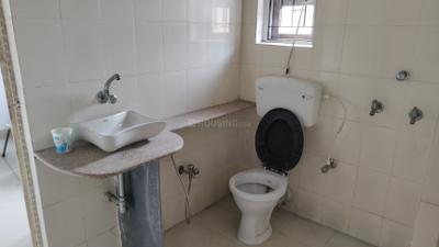 Image of 750 Sq.ft 2 BHK Apartment / Flat for sale in Golf Green, Kolkata for Rs. 3350000