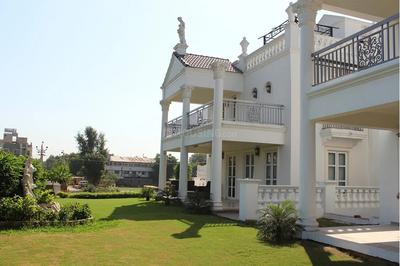Image of 8550 Sq.ft 5 BHK Villa for sale in Venetian Villas, Thaltej, Ahmedabad for Rs. 100000000