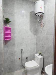 Bathroom Image of 250 Sq.ft 1 RK Builder Floor for rent in Sector 69 Gurgaon for Rs. 16000