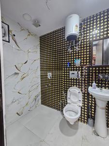 Bathroom Image of 1000 Sq.ft 2 BHK Builder Floor for sale in Ramesh Nagar New Delhi for Rs. 17500000