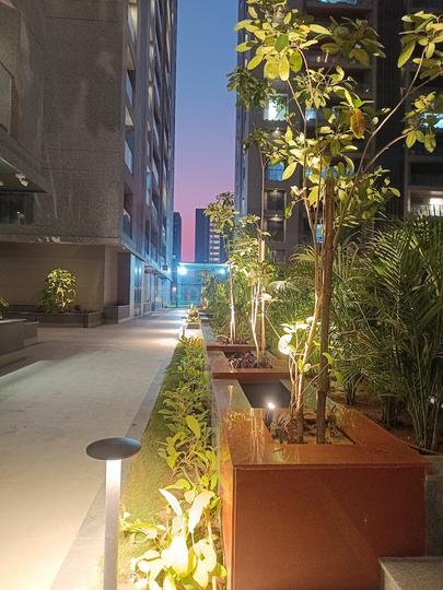 Glorina World Main Image 1