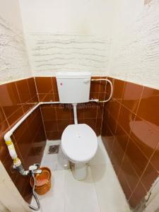 Bathroom Image of 370 Sq.ft 1 RK Independent House for rent in Gokhalenagar Pune for Rs. 13000