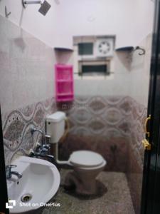 Bathroom Image of 600 Sq.ft 1.5 BHK Builder Floor for rent in Koramangala Bengaluru for Rs. 28000