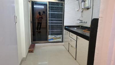Kitchen Image of 500 Sq.ft 1 BHK Apartment / Flat for rent in Agripada Mumbai for Rs. 45000