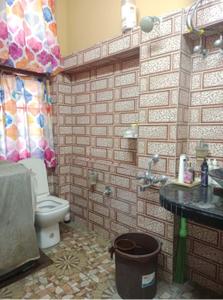 Bathroom Image of 1800 Sq.ft 10 BHK Independent House for sale in Picnic Garden Kolkata for Rs. 21000000