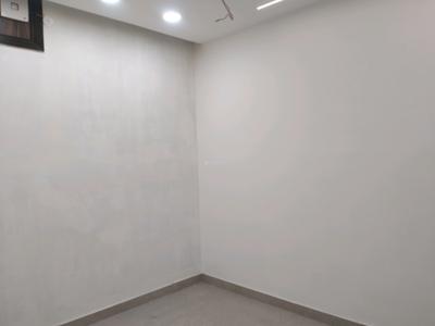 Bedroom Image of 1100 Sq.ft 3 BHK Apartment / Flat for sale in Shalimar Bagh New Delhi for Rs. 16000000