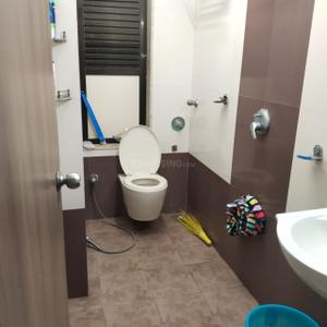 Bathroom Image of 1695 Sq.ft 4 BHK Independent House for sale in Santacruz East Mumbai for Rs. 100000000