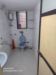 Bathroom Image of 900 Sq.ft 2 BHK Apartment / Flat for sale in Santacruz East Mumbai for Rs. 23000000