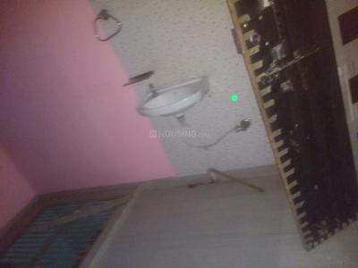 Bathroom Image of 650 Sq.ft 2 BHK Villa for rent in Telibagh Lucknow for Rs. 9000
