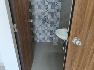 Bathroom Image of 412 Sq.ft 1 BHK Apartment / Flat for rent in Dosti Greater Thane Phase 1, Bhiwandi Thane for Rs. 11500