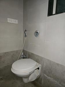 Common Bathroom Image of 950 Sq.ft 2 BHK Apartment / Flat for rent in Eklavya Skylark, Kharadi Pune for Rs. 27000
