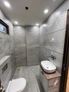 Bathroom Image of 900 Sq.ft 3 BHK Builder Floor for sale in Shalimar Bagh New Delhi for Rs. 17500000