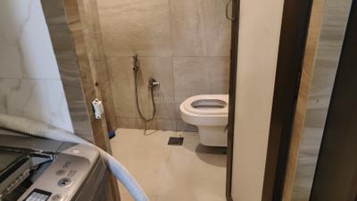 Bathroom Image of 550 Sq.ft 1 BHK Apartment / Flat for rent in Lower Parel Mumbai for Rs. 60000