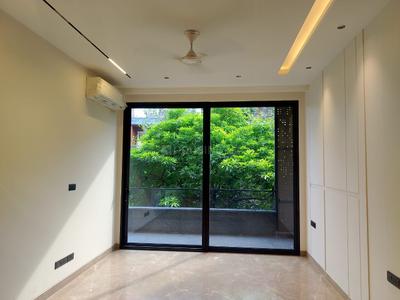 Bedroom Image of 2835 Sq.ft 4 BHK Builder Floor for sale in Kailash Colony New Delhi for Rs. 87500000