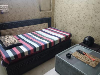 Bedroom Image of 680 Sq.ft 2 BHK Builder Floor for sale in Dilshad Garden New Delhi for Rs. 4500000