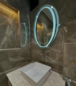 Bathroom Image of 4500 Sq.ft 4 BHK Builder Floor for sale in Panchsheel Park New Delhi for Rs. 160000000