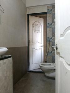 Common Bathroom Image of 950 Sq.ft 2 BHK Apartment / Flat for rent in Thane West Thane for Rs. 30000