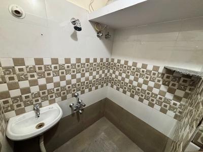 Bathroom Image of 1200 Sq.ft 3 BHK Independent House for rent in Malleswaram Bengaluru for Rs. 40000