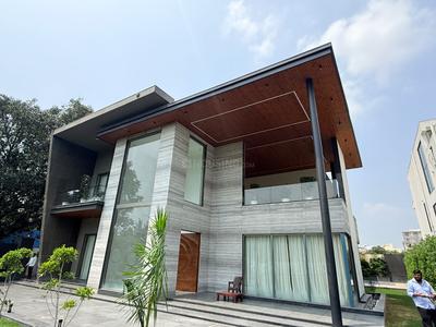 Building Image of 16200 Sq.ft 5 BHK Farm House for sale in Chhattarpur New Delhi for Rs. 350000000