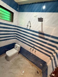 Bathroom Image of 990 Sq.ft 3 BHK Apartment / Flat for sale in Govindpuram Ghaziabad for Rs. 3700000