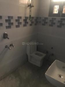 Bathroom Image of 900 Sq.ft 2 BHK Builder Floor for rent in Pitampura New Delhi for Rs. 30000
