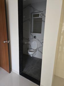 Bathroom Image of 550 Sq.ft 1 BHK Apartment / Flat for rent in Raunak Bliss, Kasarvadavali Thane for Rs. 20000