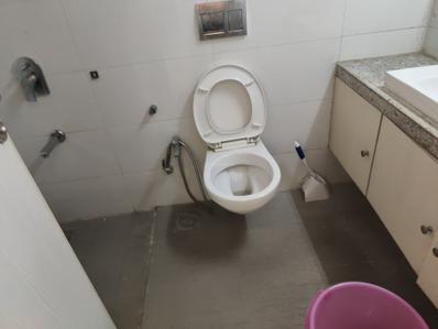 Bathroom Image of 1367 Sq.ft 3 BHK Apartment / Flat for sale in Rustomjee Azziano, Thane West Thane for Rs. 26000000