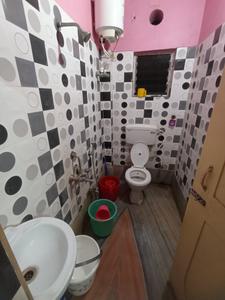 Bathroom Image of 850 Sq.ft 2 BHK Apartment / Flat for rent in Bansdroni Kolkata for Rs. 18500