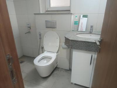 Bathroom Image of 2088 Sq.ft 3 BHK Apartment / Flat for rent in Godrej Woods, Sector 43 Noida for Rs. 81000