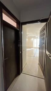 Image of 2100 Sq.ft 3.5 BHK Apartment / Flat for rent in Gomti Nagar, Lucknow for Rs. 50000