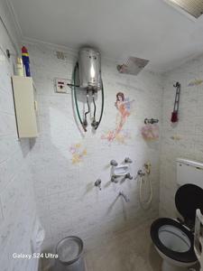 Bathroom Image of 700 Sq.ft 1 BHK Apartment / Flat for sale in Pali Hill Mumbai for Rs. 22000000