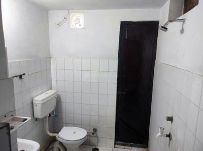Bathroom Image of 350 Sq.ft 1 RK Studio for rent in Mahanagar Lucknow for Rs. 13000