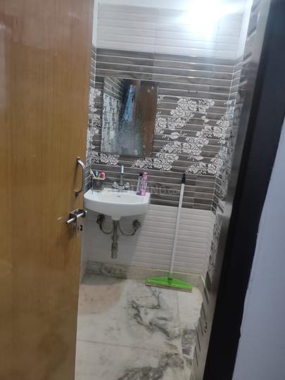 Busment floor Bathroom 1