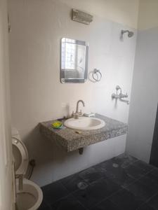 Bathroom Image of 1720 Sq.ft 3 BHK Villa for rent in Paramount Golfforeste Villas, Surajpur Greater Noida for Rs. 30000