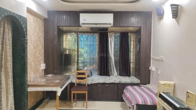 Living Room Image of 950 Sq.ft 2 BHK Apartment / Flat for rent in Kalash Udhyan Complex, Kopar Khairane Navi Mumbai for Rs. 50000