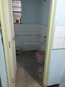 Bathroom Image of 550 Sq.ft 1 BHK Apartment / Flat for rent in Canada Corner Nashik for Rs. 14000