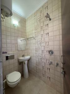 Bathroom Image of 800 Sq.ft 3 BHK Apartment / Flat for rent in Sector 105 Gurgaon for Rs. 22000