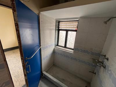 Bathroom Image of 1750 Sq.ft 3 BHK Apartment / Flat for sale in Park Street Area Kolkata for Rs. 19500000