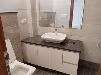 Bathroom Image of 2200 Sq.ft 3 BHK Builder Floor for rent in East Of Kailash New Delhi for Rs. 140000