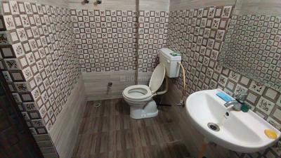 Image of 900 Sq.ft 2 BHK Apartment / Flat for rent in Mahmoorganj, Varanasi for Rs. 14000