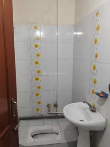 Bathroom Image of 1000 Sq.ft 3 BHK Apartment / Flat for rent in Scheme 103 Indore for Rs. 19999