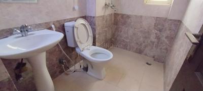Bathroom Image of 1350 Sq.ft 3 BHK Apartment / Flat for rent in Sector 75 Noida for Rs. 42000