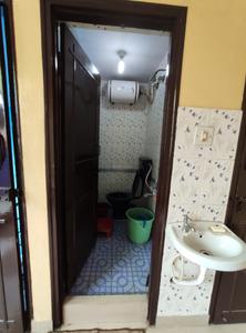 Bathroom Image of 450 Sq.ft 1 RK Independent House for rent in Shivaji Nagar Bengaluru for Rs. 15000